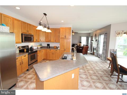 302 Red Cedar Ln, Bear, DE 19701 photo 4