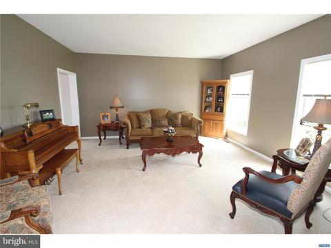 302 Red Cedar Ln, Bear, DE 19701 photo 3