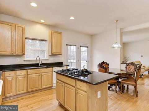 11047 Birchtree Ln, Laurel, MD 20723 photo 9
