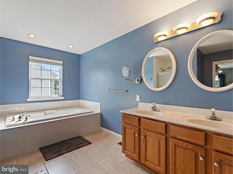 27 Roxberry Dr, Sinking Spring, PA 19608 photo 15