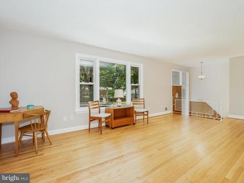 1800 Ladd St, Silver Spring, MD 20902 photo 2
