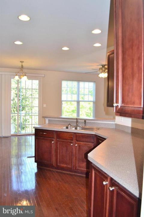9143 Cascade Falls Dr, Bristow, VA 20136 photo 2