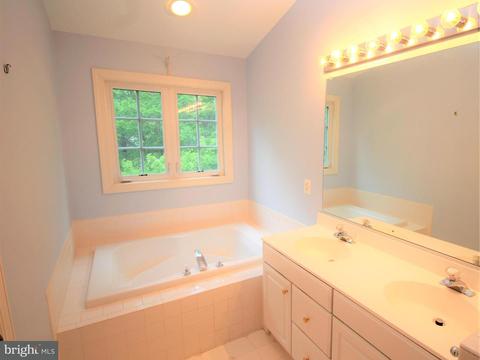 6633 Debra Lu Way, Springfield, VA 22150 photo 16