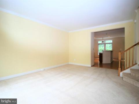 6633 Debra Lu Way, Springfield, VA 22150 photo 3
