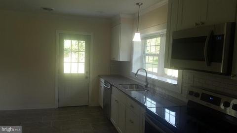 25427 Warren Ave, Cascade, MD 21719 photo 9
