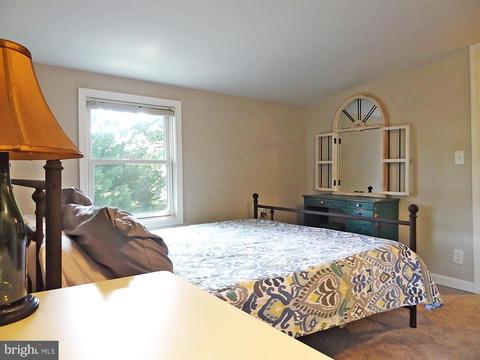 895 Woods Rd, Pasadena, MD 21122 photo 18
