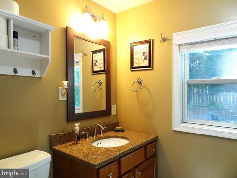 895 Woods Rd, Pasadena, MD 21122 photo 22