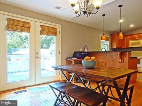 895 Woods Rd, Pasadena, MD 21122 photo 11
