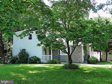 895 Woods Rd, Pasadena, MD 21122 photo 4