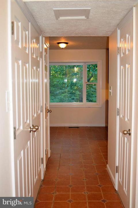 14761 Conway Dr, Manassas, VA 20112 photo 4