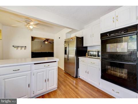 607 Manor Rd, Cinnaminson, NJ 08077 photo 6