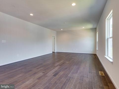 17529 Spring Cress Dr, Dumfries, VA 22026 photo 9