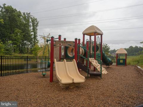 17529 Spring Cress Dr, Dumfries, VA 22026 photo 29