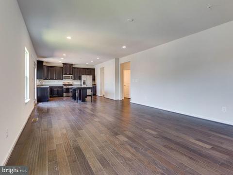 17529 Spring Cress Dr, Dumfries, VA 22026 photo 5