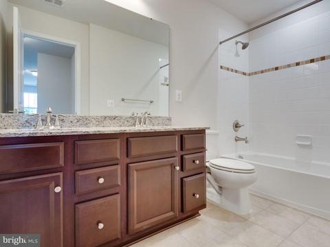17529 Spring Cress Dr, Dumfries, VA 22026 photo 12