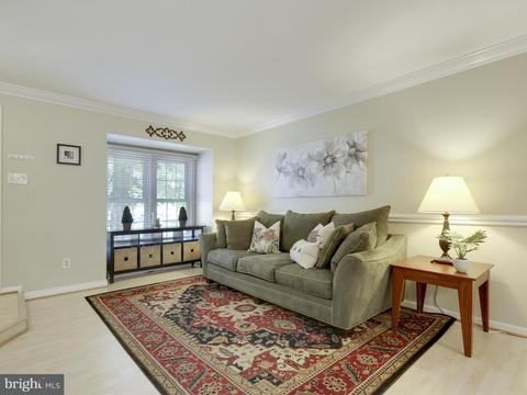 8428 Springfield Oaks Dr, Springfield, VA 22153 photo 4
