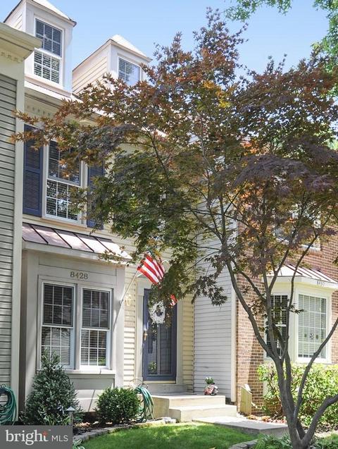 8428 Springfield Oaks Dr, Springfield, VA 22153 photo 2