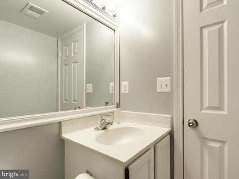 8428 Springfield Oaks Dr, Springfield, VA 22153 photo 21