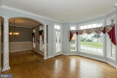 898 Sumner Ct, Westminster, MD 21158 photo 5
