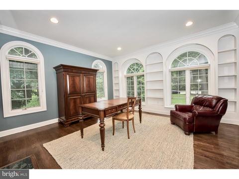 597 Longchamps Dr, Devon, PA 19333 photo 5