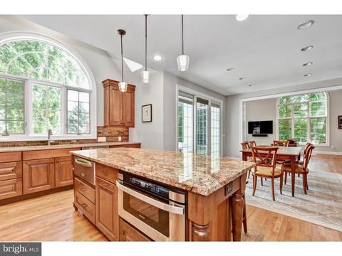 597 Longchamps Dr, Devon, PA 19333 photo 12
