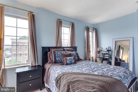 42270 Rhett Dr, Ashburn, VA 20148 photo 18