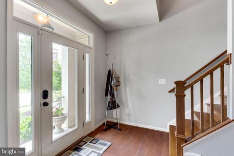 42270 Rhett Dr, Ashburn, VA 20148 photo 3