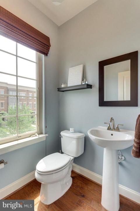 42270 Rhett Dr, Ashburn, VA 20148 photo 16