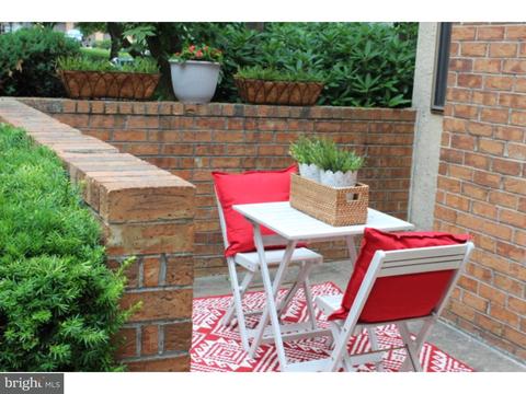 607 Augusta Cir, Mount Laurel, NJ 08054 photo 2