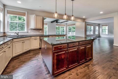 19900 Stearns Ct, Poolesville, MD 20837 photo 9