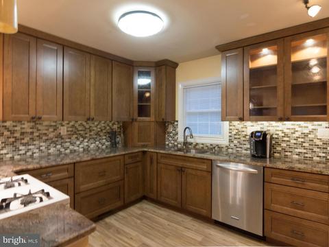 7617 Huron Dr, Gainesville, VA 20155 photo 5