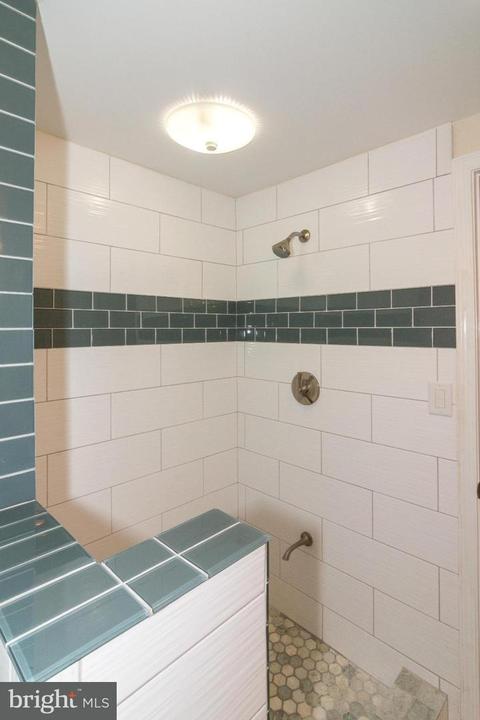 7617 Huron Dr, Gainesville, VA 20155 photo 17