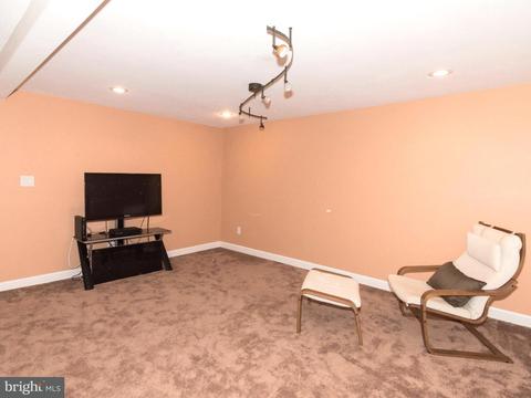 7617 Huron Dr, Gainesville, VA 20155 photo 12