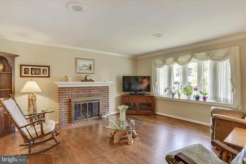 7516 Inzer St, Springfield, VA 22151 photo 6