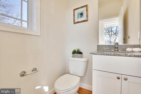 201 Lakeview Ave, Edgewater, MD 21037 photo 24
