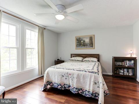 1930 Sagewood Ln, Reston, VA 20191 photo 9