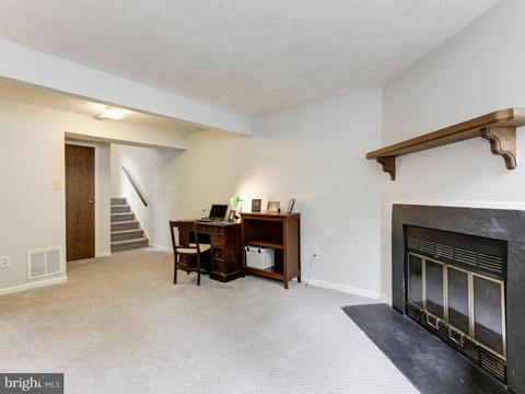 1930 Sagewood Ln, Reston, VA 20191 photo 13