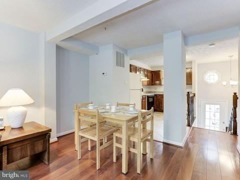 1930 Sagewood Ln, Reston, VA 20191 photo 4
