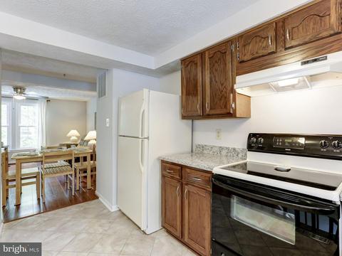 1930 Sagewood Ln, Reston, VA 20191 photo 7