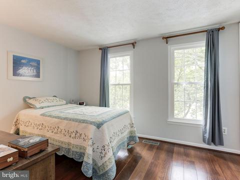 1930 Sagewood Ln, Reston, VA 20191 photo 11