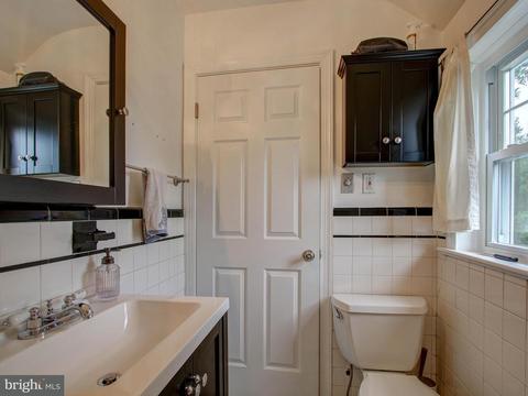 215 Normandy Dr, Silver Spring, MD 20901 photo 19