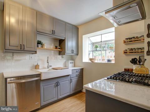 215 Normandy Dr, Silver Spring, MD 20901 photo 9