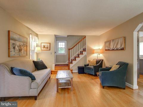 215 Normandy Dr, Silver Spring, MD 20901 photo 3