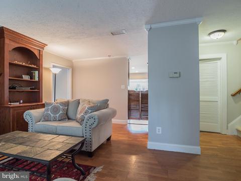 4127 Lees Corner Rd, Chantilly, VA 20151 photo 4