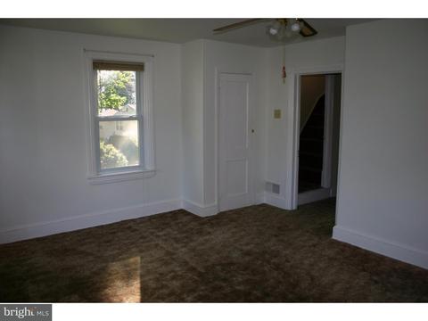 52 E Henry St, Palmyra, NJ 08065 photo 12