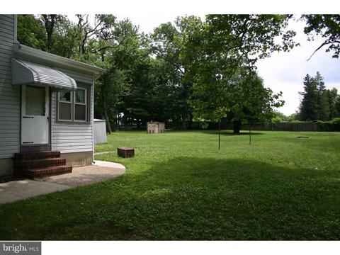 52 E Henry St, Palmyra, NJ 08065 photo 16