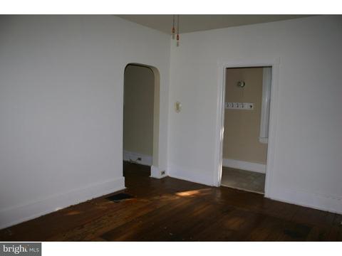 52 E Henry St, Palmyra, NJ 08065 photo 6