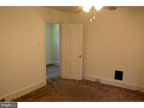 52 E Henry St, Palmyra, NJ 08065 photo 10