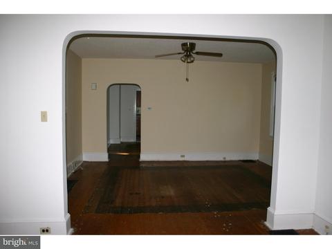 52 E Henry St, Palmyra, NJ 08065 photo 5