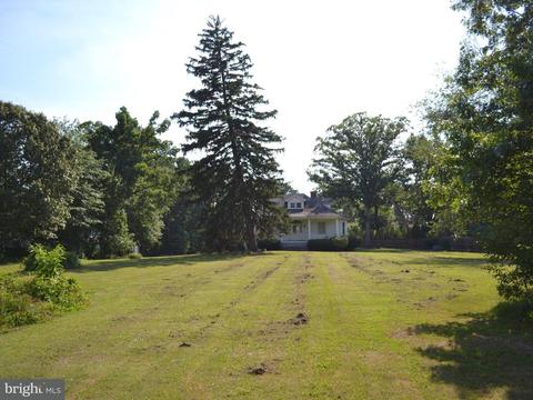 5712 Misty Dr, Lanham, MD 20706 photo 1